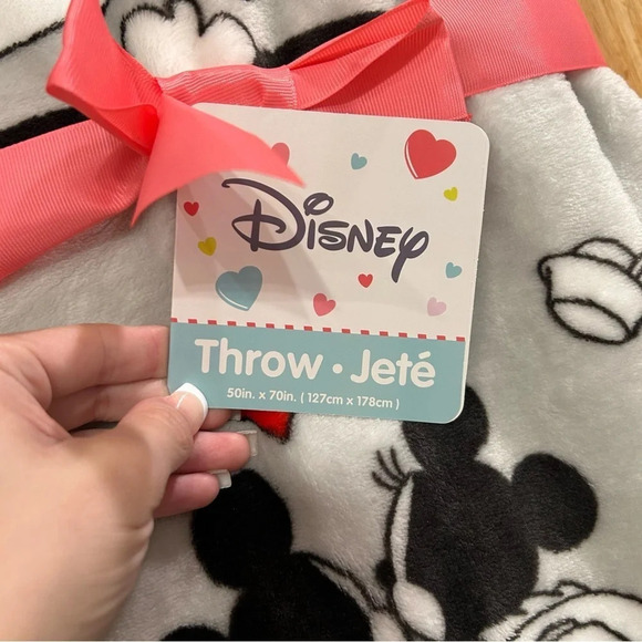 NWT! Mickey & Minnie Blanket - Picture 4 of 5